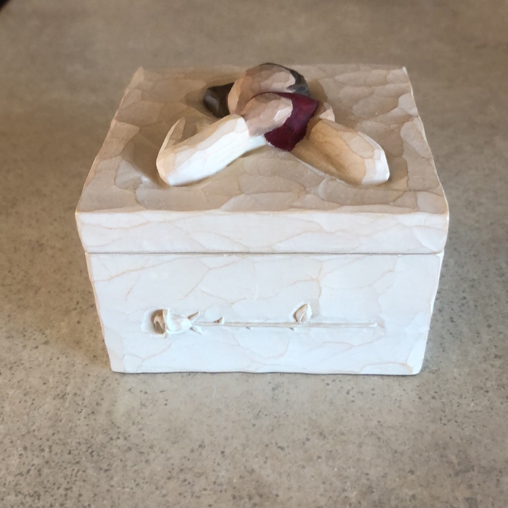 Willow Tree keepsake box - Picture 3 of 4